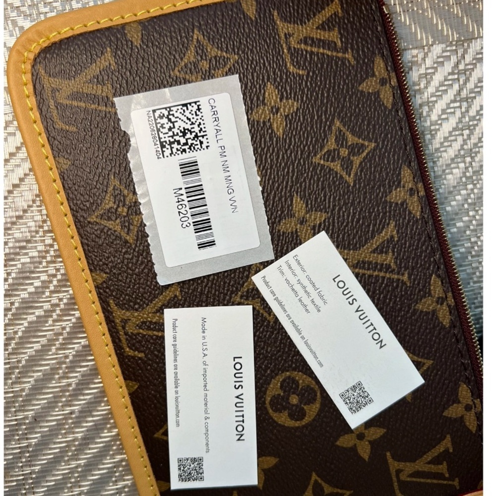LV Carryall PM Bag - Picture 17 of 17